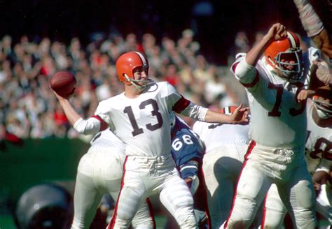 Frank Ryan dies at 87; QB led Cleveland Browns to NFL title, then had unexpected post-football career